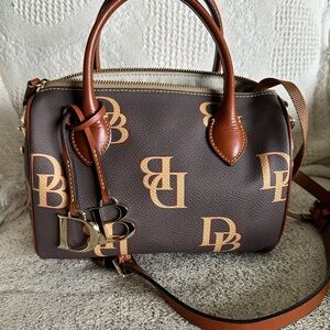 Dooney & Bourke medium sized crossgrain leather satchel